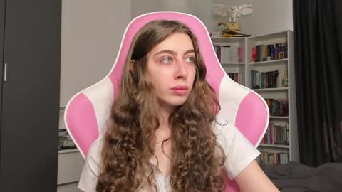 Snapshot of prettysomething chatting on 5, 6, 2026 Sophie next stream will be at Monday i will wait you guys online show from 5, 6, 2026