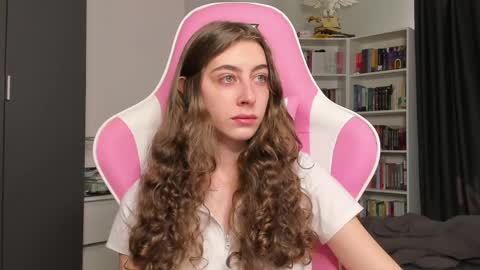 Snapshot of prettysomething chatting on 5, 6, 2026 Sophie next stream will be at Monday i will wait you guys online show from 5, 6, 2026