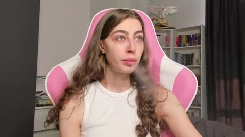 Snapshot of prettysomething chatting on 7, 6, 2026 Sophie next stream will be at Monday i will wait you guys online show from 7, 6, 2026