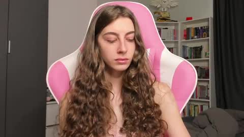 Snapshot of prettysomething chatting on 9, 6, 2026 Sophie next stream will be at Monday i will wait you guys online show from 9, 6, 2026
