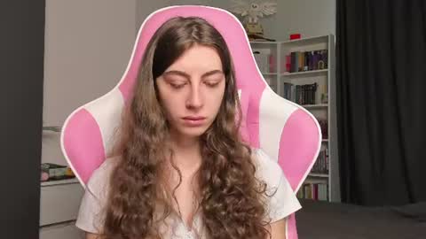 Snapshot of prettysomething chatting on 11, 6, 2026 Sophie next stream will be at Monday i will wait you guys online show from 11, 6, 2026