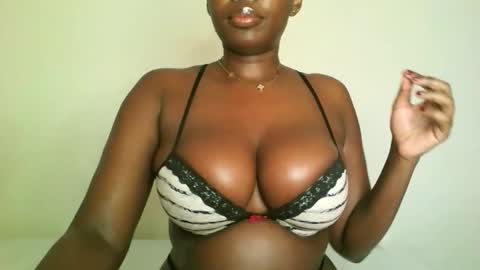 prettyvishy online show from 25, 4, 2026