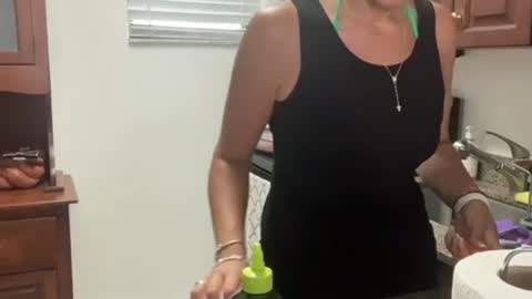 Snapshot of prettyyykittyyy22 chatting on 12, 9, 2025 prettyyykittyyy22 online show from 12, 9, 2025