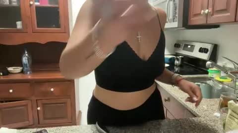 Snapshot of prettyyykittyyy22 chatting on 31, 10, 2025 prettyyykittyyy22 online show from 31, 10, 2025