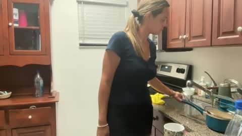 Snapshot of prettyyykittyyy22 chatting on 2, 11, 2025 prettyyykittyyy22 online show from 2, 11, 2025