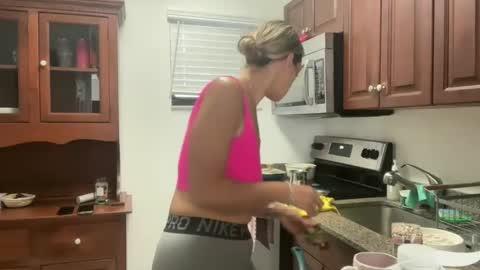 Snapshot of prettyyykittyyy22 chatting on 14, 1, 2026 prettyyykittyyy22 online show from 14, 1, 2026