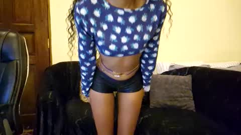 Snapshot of priceless_sexy chatting on 10, 3, 2026 priceless_sexy online show from 10, 3, 2026