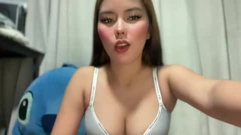 Snapshot of pricelessbeautyxxx chatting on 31, 5, 2026 TINA online show from 31, 5, 2026