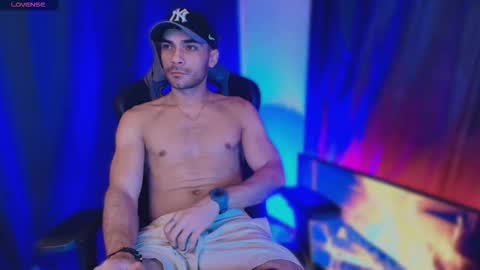 Snapshot of pridelgtbi chatting on 30, 11, 2025 pridelgtbi online show from 30, 11, 2025