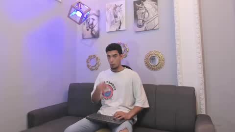 Snapshot of prince_arthur77 chatting on 6, 3, 2025 prince_arthur77 online show from 6, 3, 2025