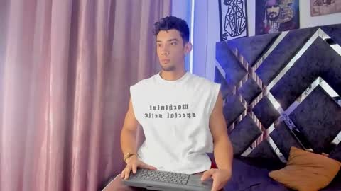 Snapshot of prince_arthur77 chatting on 1, 10, 2025 prince_arthur77 online show from 1, 10, 2025