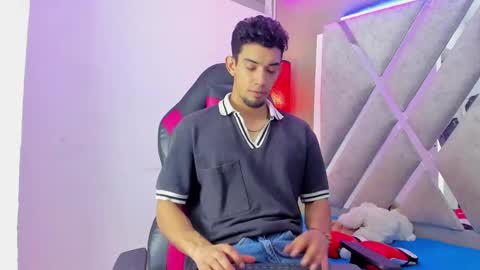 Snapshot of prince_arthur77 chatting on 19, 12, 2025 prince_arthur77 online show from 19, 12, 2025