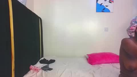 Snapshot of princess_bee1 chatting on 30, 11, 2025 princess online show from 30, 11, 2025