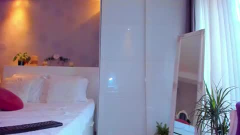 Haziel -  online show from 17, 9, 2025