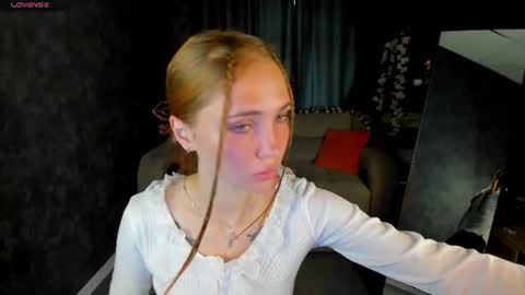 Lily online show from 27, 7, 2026