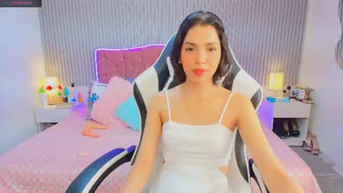 princess_skinny18 online show from 20, 6, 2026