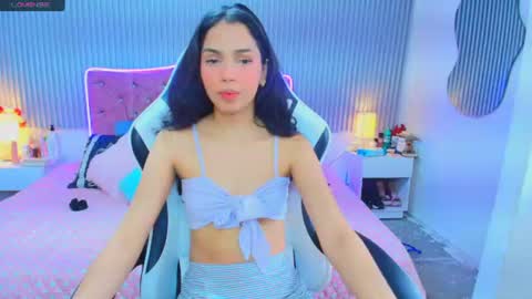 princess_skinny18 online show from 22, 6, 2026