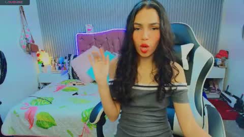 princess_skinny18 online show from 1, 7, 2026