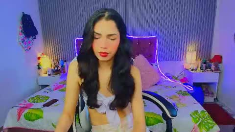 princess_skinny18 online show from 9, 7, 2026