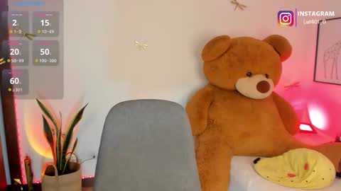 Snapshot of princessluna_14 chatting on 16, 12, 2025 princessluna_14 online show from 16, 12, 2025