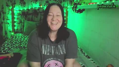 Lux Alot Luxi online show from 3, 10, 2025