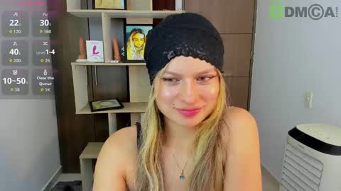 Snapshot of princessmariana25 chatting on 14, 10, 2025 princessmariana25 online show from 14, 10, 2025