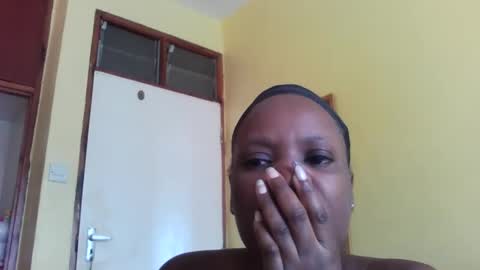 Snapshot of princessmiles2 chatting on 27, 2, 2025 phelly online show from 27, 2, 2025