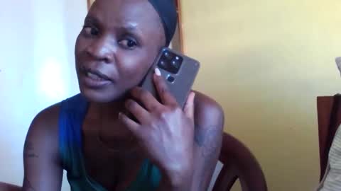 Snapshot of princessmiles2 chatting on 28, 2, 2025 phelly online show from 28, 2, 2025