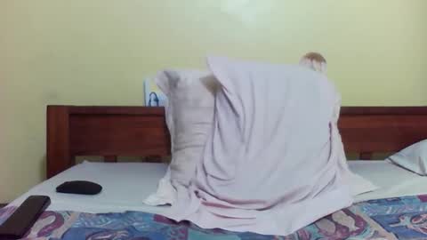 Snapshot of princessmiles2 chatting on 3, 10, 2025 phelly online show from 3, 10, 2025