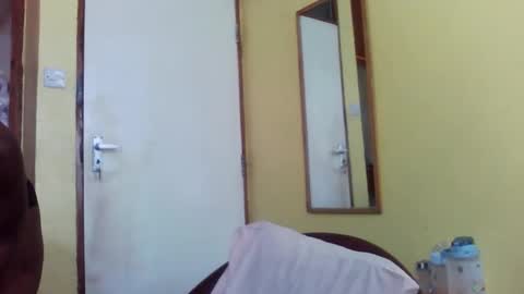 Snapshot of princessmiles2 chatting on 5, 10, 2025 phelly online show from 5, 10, 2025