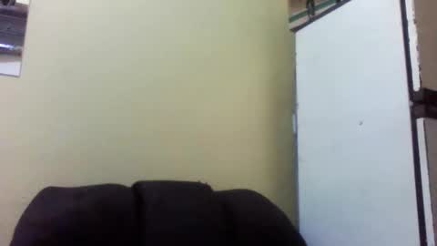 Snapshot of princessmiles2 chatting on 3, 11, 2025 phelly online show from 3, 11, 2025