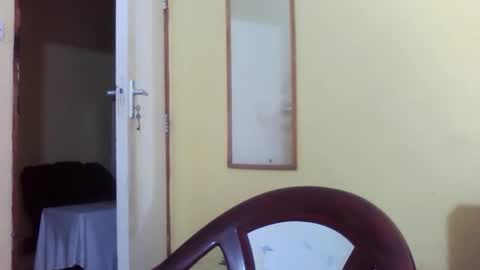 Snapshot of princessmiles2 chatting on 9, 11, 2025 phelly online show from 9, 11, 2025