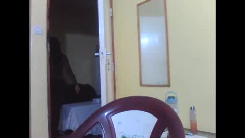 Snapshot of princessmiles2 chatting on 2, 12, 2025 phelly online show from 2, 12, 2025