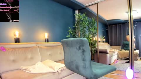 Raven  but you can call me sweetie or honey too  online show from 24, 1, 2025