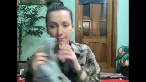 proud sweet 21 online show from 19, 4, 2026