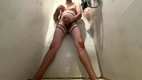 puffnplayla420 online show from 10, 10, 2025