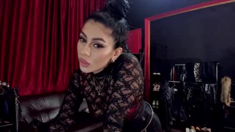 MissPuffyLove online show from 2, 4, 2026