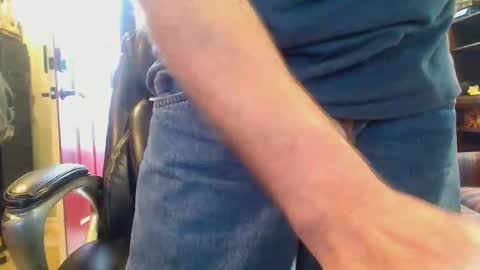 pulltoy1 online show from 4, 1, 2025