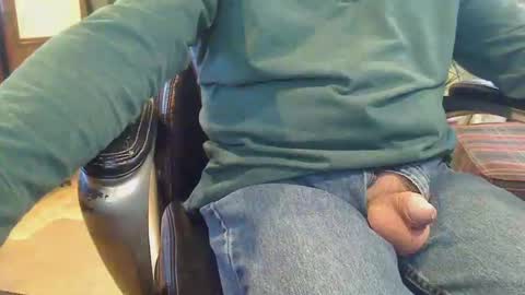 pulltoy1 online show from 6, 1, 2025