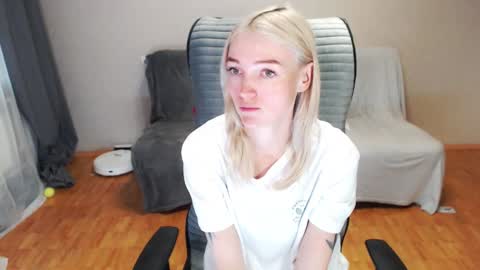 Snapshot of puma_ma chatting on 25, 9, 2025 Polly online show from 25, 9, 2025