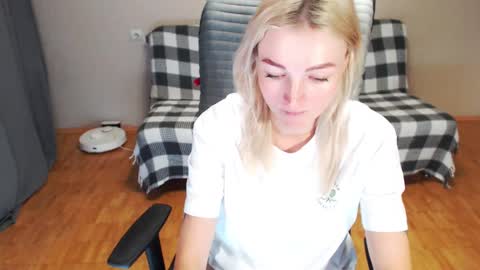 Snapshot of puma_ma chatting on 30, 11, 2025 Polly online show from 30, 11, 2025