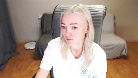 Snapshot of puma_ma chatting on 21, 12, 2025 Polly online show from 21, 12, 2025