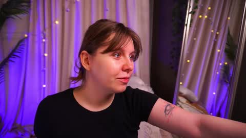 constant schedule Wednesday  Friday  Saturday  Sunday  The Rosemarie online show from 8, 2, 2026