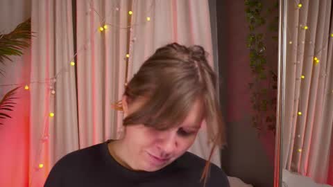 constant schedule Wednesday  Friday  Saturday  Sunday  The Rosemarie online show from 15, 2, 2026