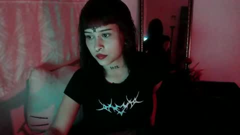 Katiux online show from 5, 10, 2025