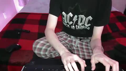 Snapshot of pussylover2182 chatting on 4, 12, 2024 pussylover2182 online show from 4, 12, 2024