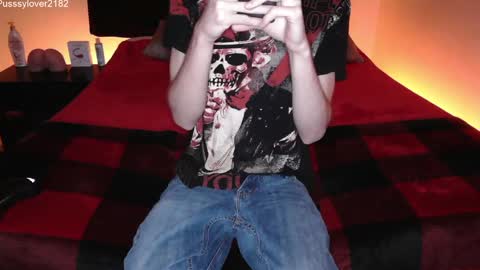 Snapshot of pussylover2182 chatting on 24, 9, 2025 pussylover2182 online show from 24, 9, 2025