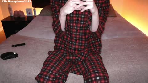 Snapshot of pussylover2182 chatting on 2, 10, 2025 pussylover2182 online show from 2, 10, 2025