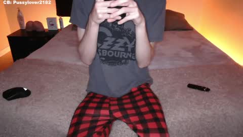 Snapshot of pussylover2182 chatting on 4, 10, 2025 pussylover2182 online show from 4, 10, 2025