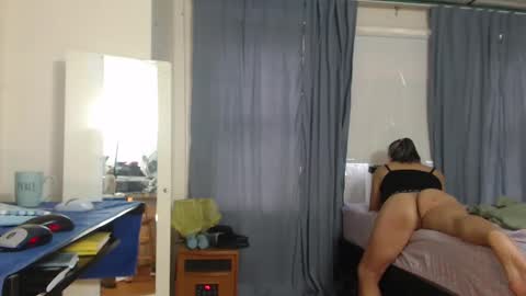 Snapshot of putiputi4u chatting on 24, 5, 2026 putiputi4u online show from 24, 5, 2026